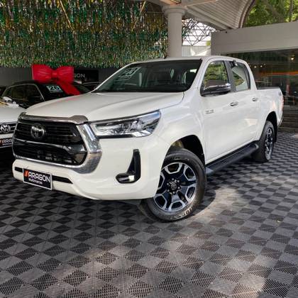 TOYOTA HILUX 2.8 D-4D TURBO DIESEL CD SRX 4X4 AUTOMÁTICO TOYOTA HILUX 2.8 D-4D TURBO DIESEL CD SRX 4X4 AUTOMÁTICO